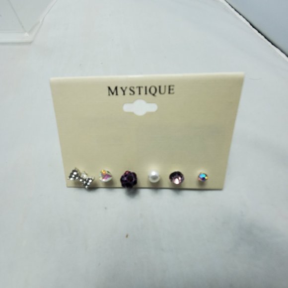 2 FOR $12 Mystique 2 PKS of rhinestone and pearl earrings - Picture 3 of 3